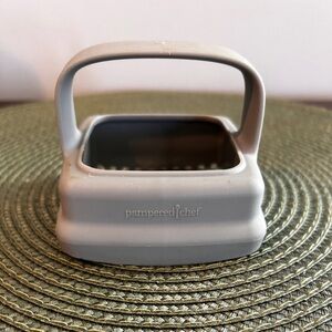 PAMPERED CHEF Cut N Seal CRUSTLESS SANDWICH Appetizer Maker NICE!! #100130